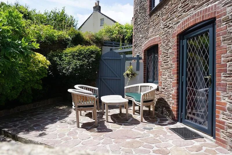 Dog friendly 2 bed barn - walking distance to Slapton Sands Beach & Slapton Ley