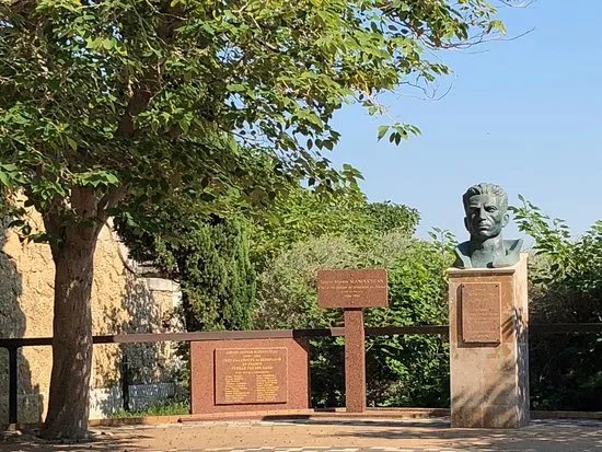 Monument aux Heros de la Mer