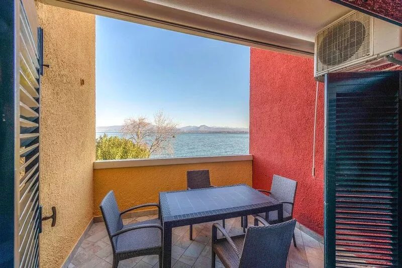 Holiday apartment Peschiera del Garda for 1 - 5 persons with 2 bedrooms