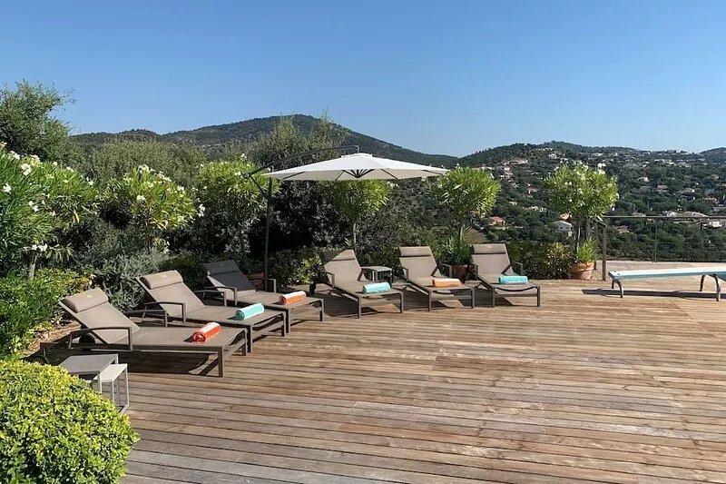 500m from sea, private tennis, pool and spa, open views, 4 acres, AC, 14 people