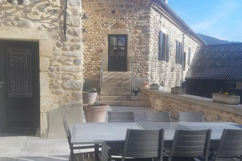 ACCOMMODATION IN A RENOVATED ARDECHOISE FARMHOUSE IN THE HEART OF THE ARDECHE
