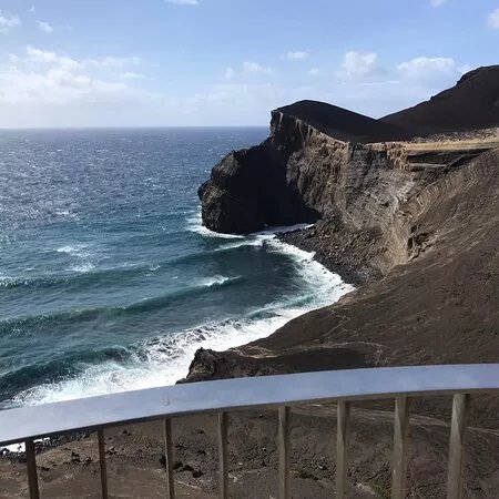 E’z Taxi Pico Island