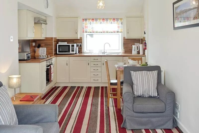 Detached cottage in a rural and tranquil setting not far from the popular town