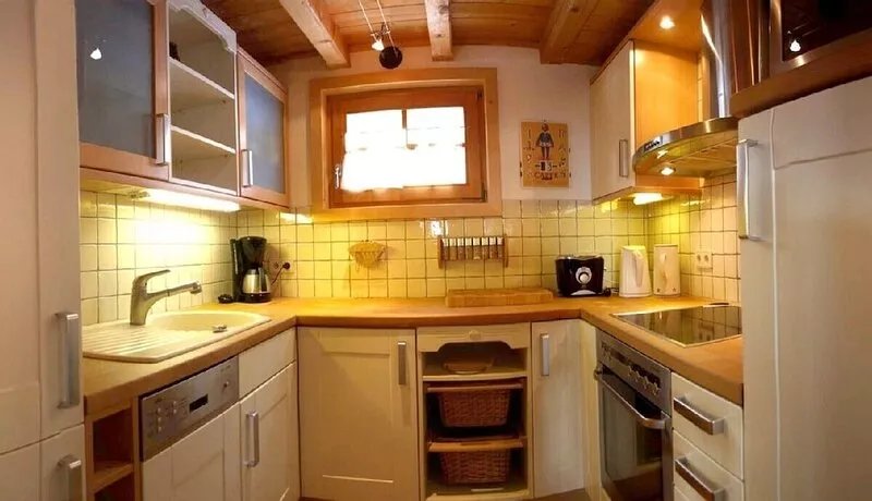 Wooden house 1800m above sea level with a sauna and a tiled stove