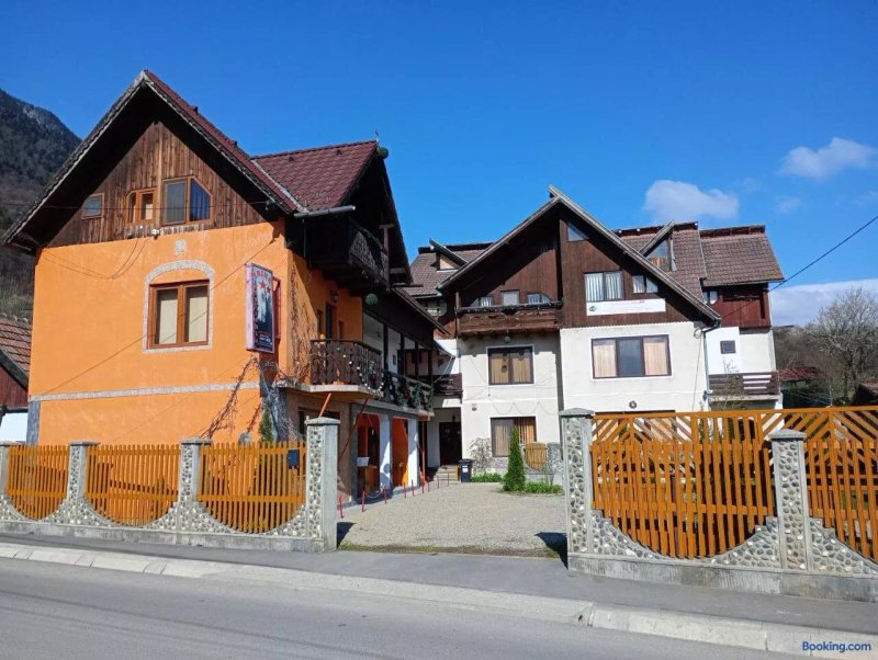 Pension Irina Zarnesti 1 and 2
