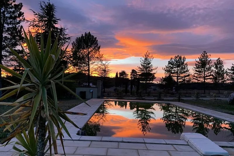 For nature lovers, charming gîte, garden and swimming pool near Uzès