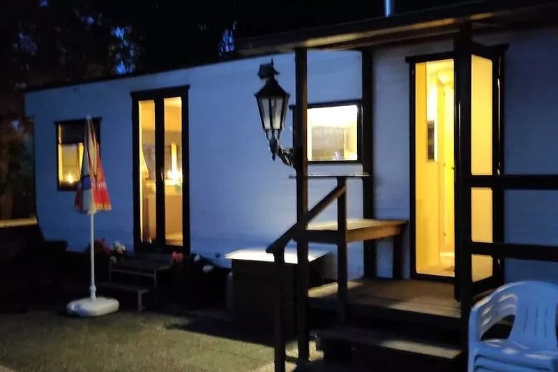 Idyllic location on the IJmeer near Amsterdam