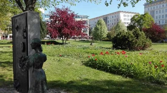 Skulptur "Gottin des Glucks"