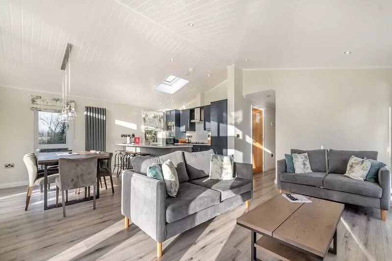 This luxury lodge is situated in the stunning Oxfordshire countryside.