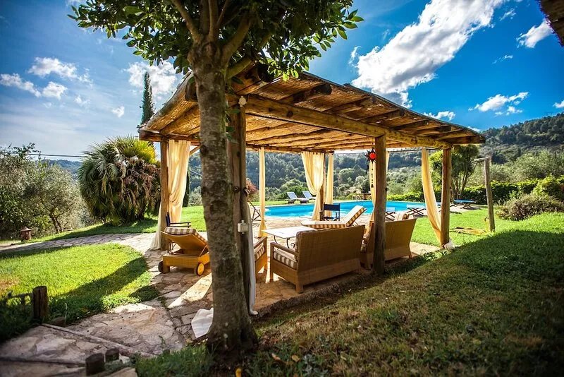 Charming Farmhouse Located in  Tuscany