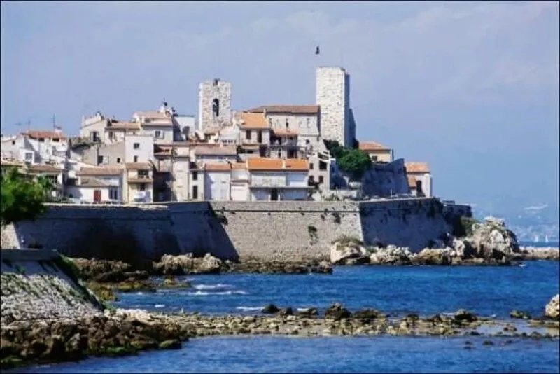 CHARMING T2 IN THE HEART OF THE OLD TOWN - QUIET - 100 M SEA AND MARKET