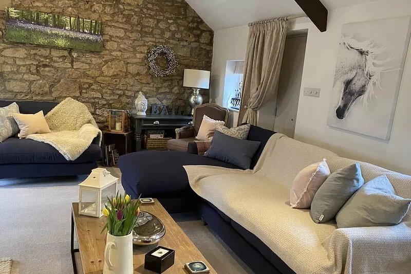 Spectacular luxury barn conversion overlooking a hidden valley near Bath