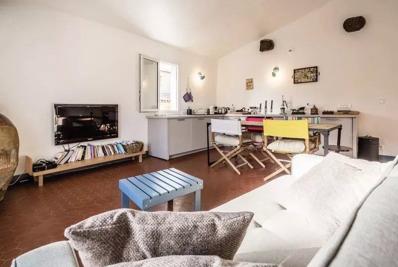 Apartment behind Cours Mirabeau, + free secure parking