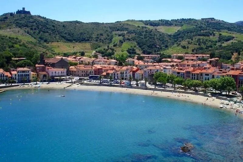 APART THE FEET IN THE WATER, 30 M FROM THE SEA, + CLIM, WIFI & PRIVATE PARKING