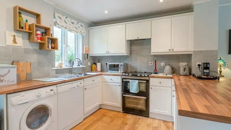 Mayfly Lodge - sleeps 6 guests  in 3 bedrooms