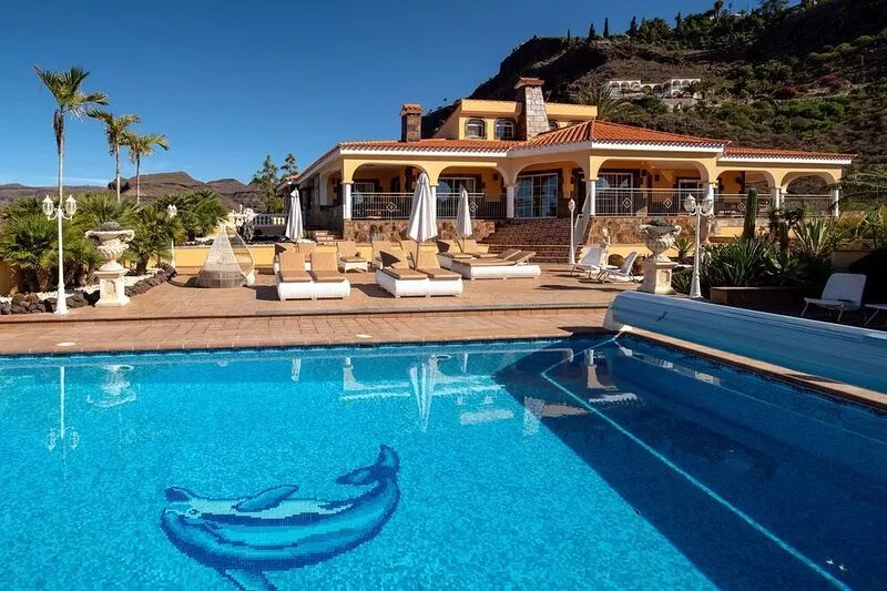 VILLA-VISTA-MAR with apartment and guest house