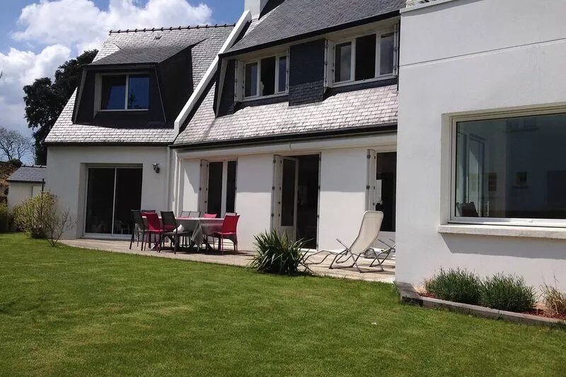 Comfortable Large Villa in the Heart of the Village History Ile Tudy, 50m Beach