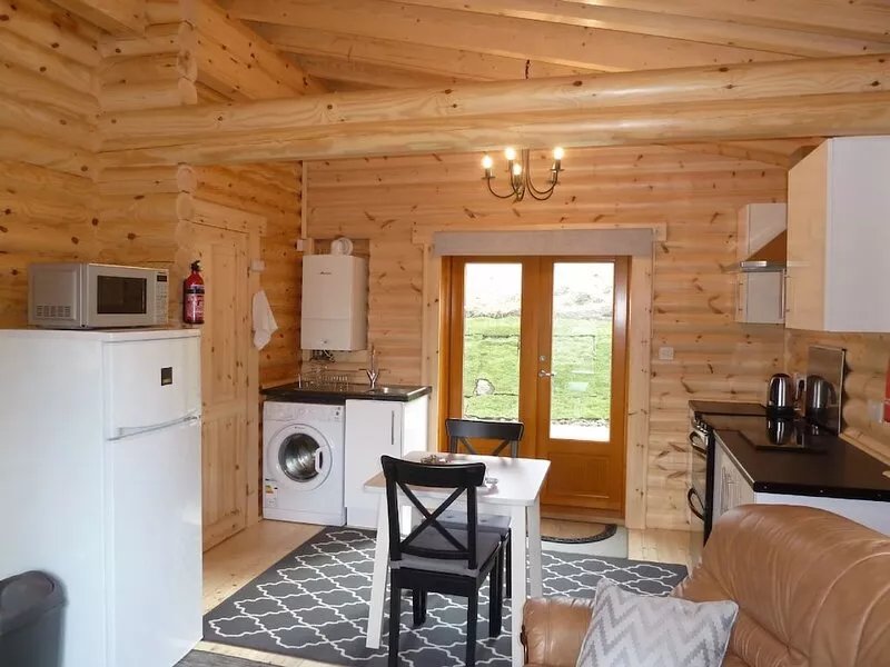 Log Cabin with Hot Tub & Sauna for 2/3 | In the Cairngorm National Park