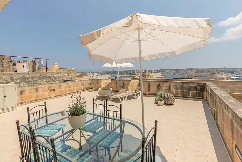 Valletta penthouse:terrace views of Grand Harbour, Central Valletta apartment