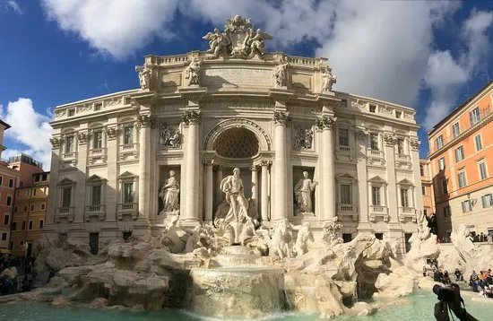 Piazza di Trevi