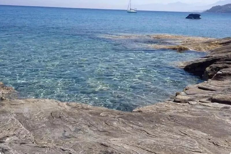 Charming house with private garden Corsica standing.