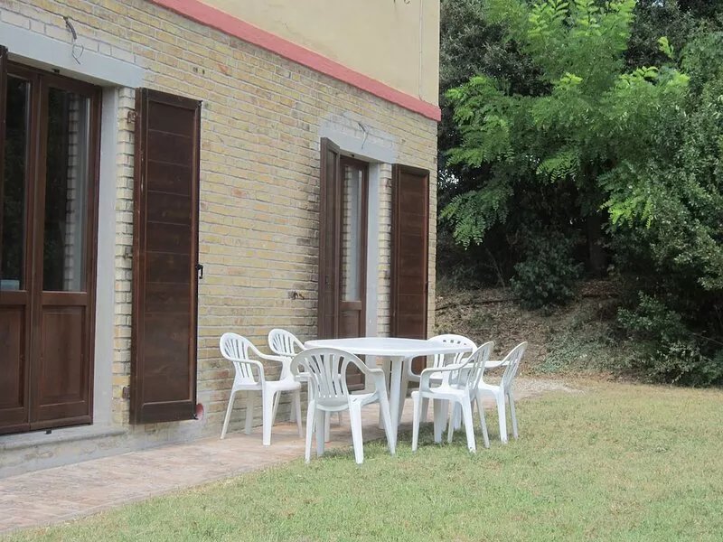Family property in the beautiful Marche countryside near to the Conero sea park
