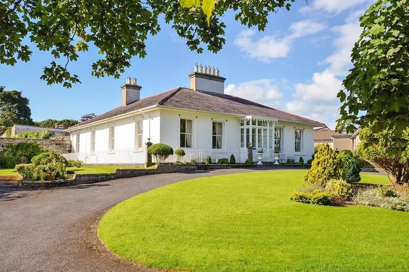 Beautiful Historic Galway City House, Space and Privacy, Timeless Elegance.