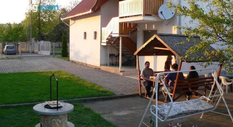 Apartman Ezustfenyo