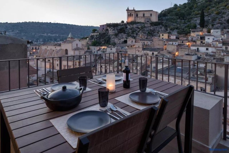 Pomelia Luxury Apartments