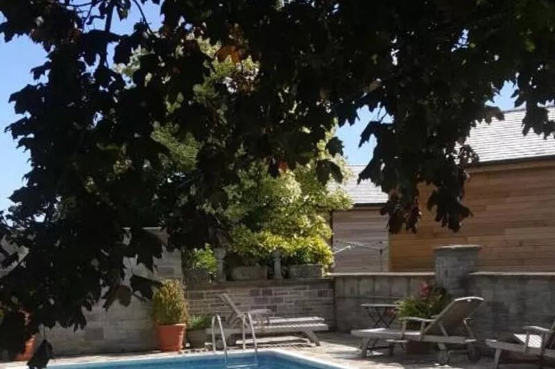 Honeysuckle lodge - sleeps 4/5 with wood burner and private hot tub