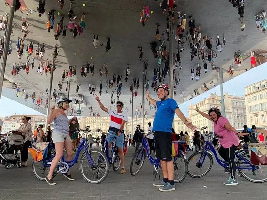 Fada Bike Cafe, Locations Et Tours.