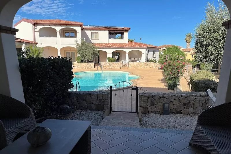 Limpiddu Residence with Pool and Garden - New, all Comfort, Sea at 3 min