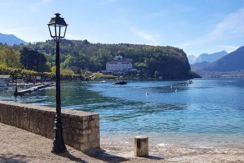 7-bedroom house 100m from Lake Annecy, 3* classified tourist accommodation