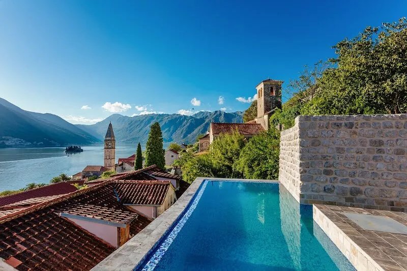 Exclusive villa in Perast with direct sea-views & private swimming pool