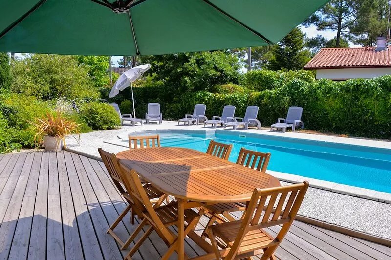 Mimizan Plage: villa ***** - 5 rooms - 6/10 persons, swimming-pool....