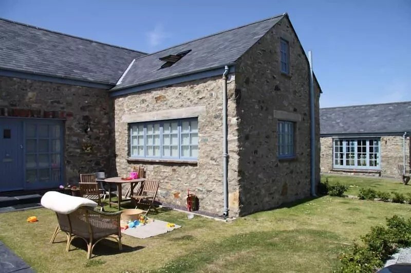 Big Moo -  a sea view that sleeps 8 guests  in 4 bedrooms