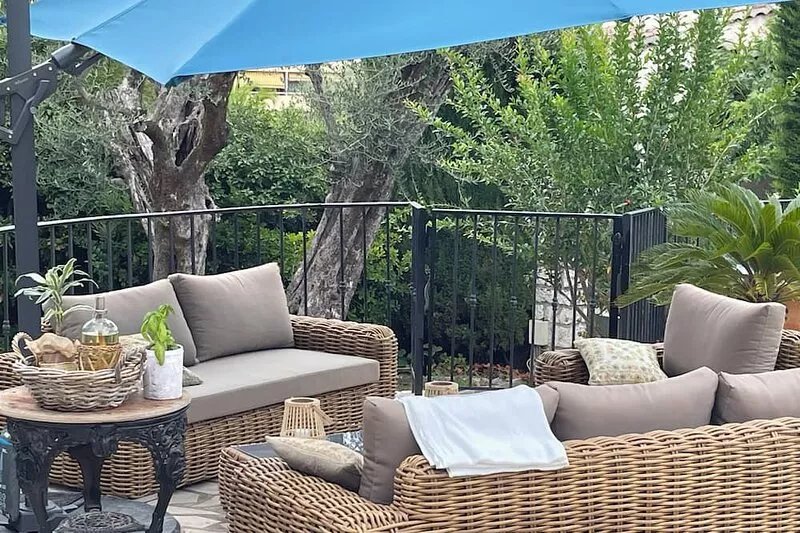 Large 6 bedroom holiday Villa with pool in L’Ara, Vence