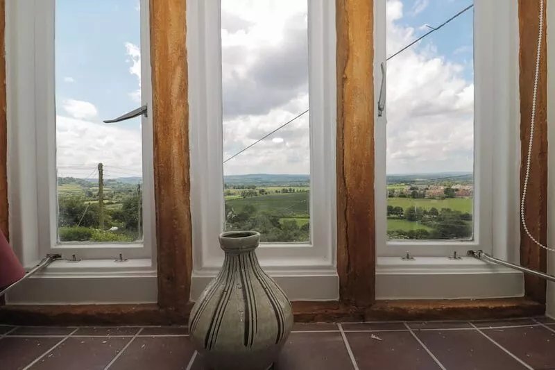 STONECUTTER'S COTTAGE, pet friendly in Stoke-Sub-Hamdon, Somerset