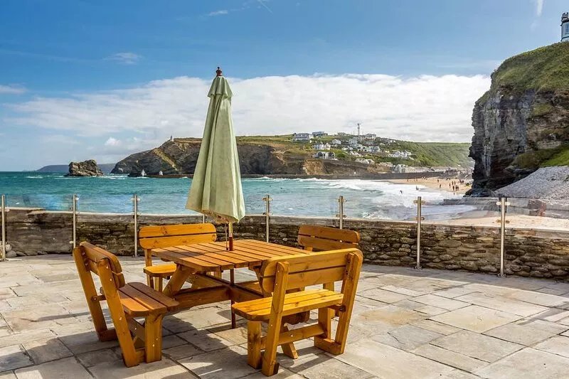 Luxury Beachfront cottage only 20 steps from the sand with private