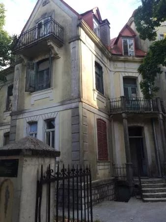 Vujovic House