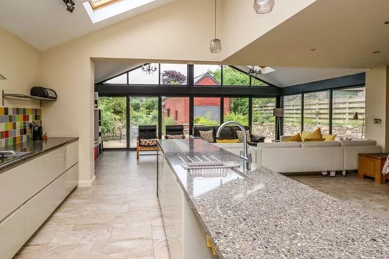 NEVERN HOUSE, family friendly in Newport, Pembrokeshire