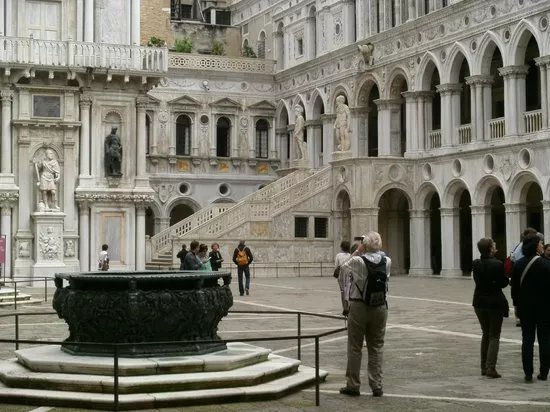The Venice Guide
