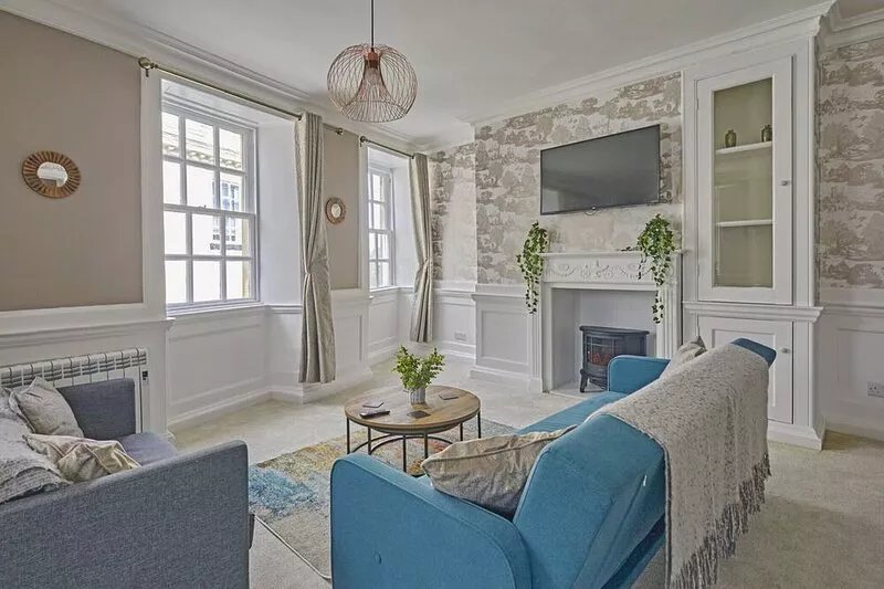 Grand Sally Lunn's Maisonette Is Your Family Spot!