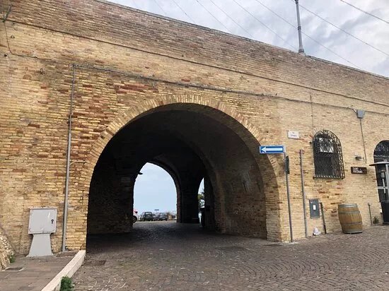 Il Ponte A Due Archi