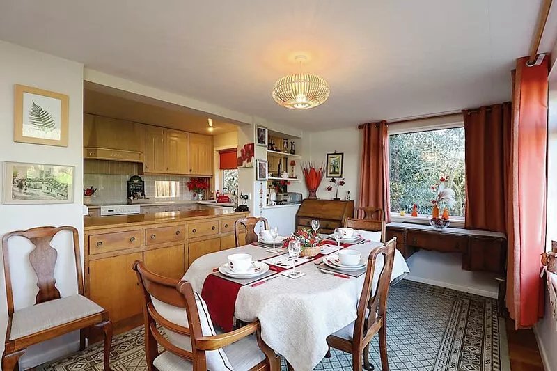 Whitestones -  a bungalow that sleeps 7 guests  in 3 bedrooms