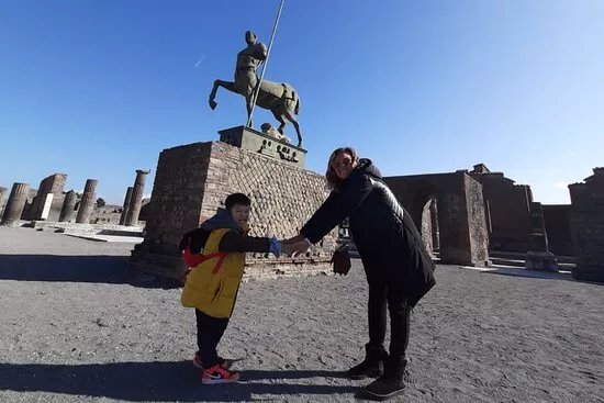 Meiguide - Tour Guide Pompeii, Vesuvius, Capri, Sorrento Coast
