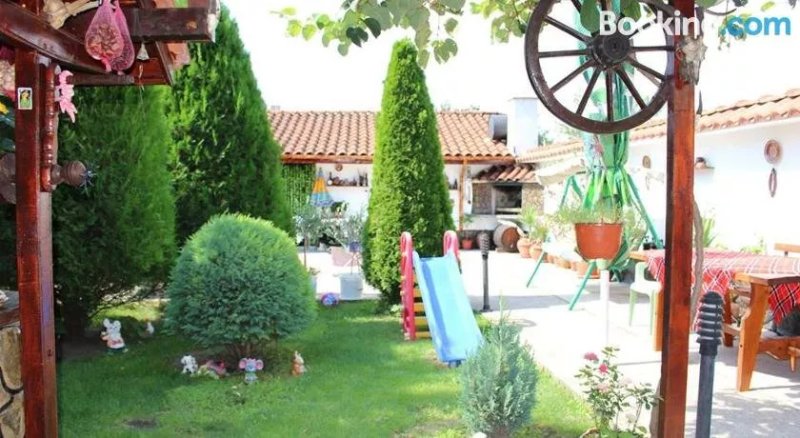 Family Hotel Ivanovi