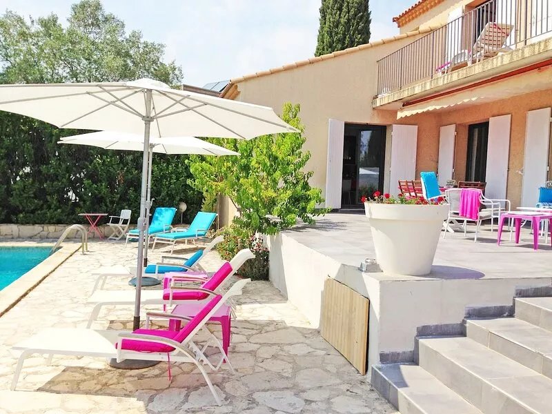 House with pool and garden close to Montpellier South Sea Road