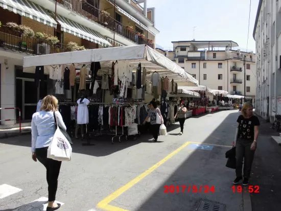 Mercato di Via Fapanni