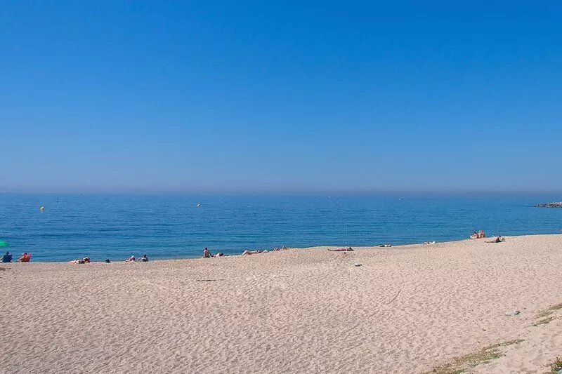 Excellent location in the heart of Maresme, 200 meters from the beach